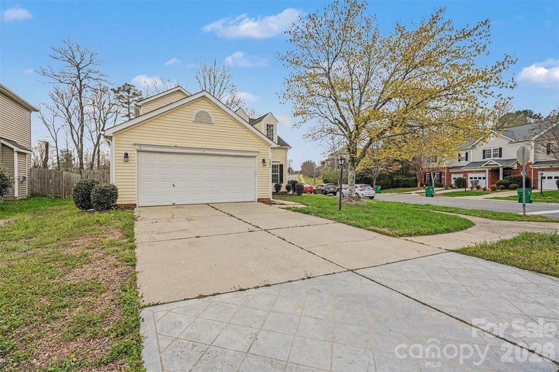 5504 Waverly Lynn Ln, Charlotte, NC 28269