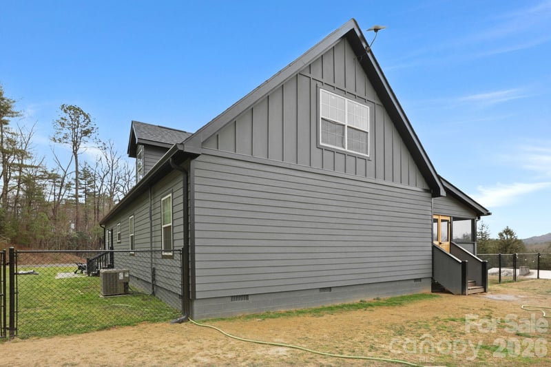 67 Nimitz Dr, Brevard, NC 28712