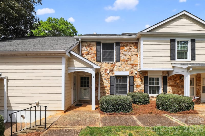 7124 Quail Meadow Ln, Charlotte, NC 28210
