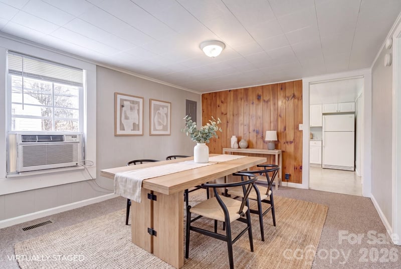 438 Loop Rd, Hendersonville, NC 28792