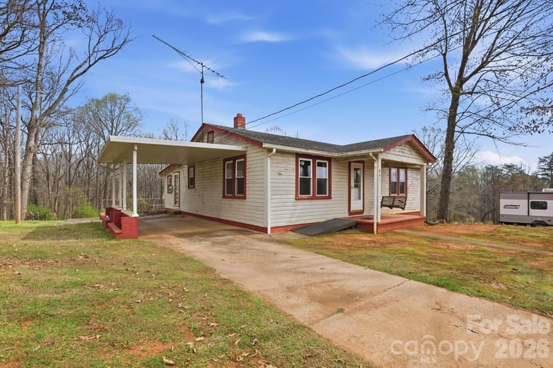 641 Central Dr, Statesville, NC 28677