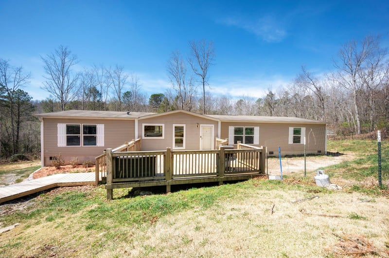 1064 Deer Chase Cir, Cedar Mountain, NC 28718