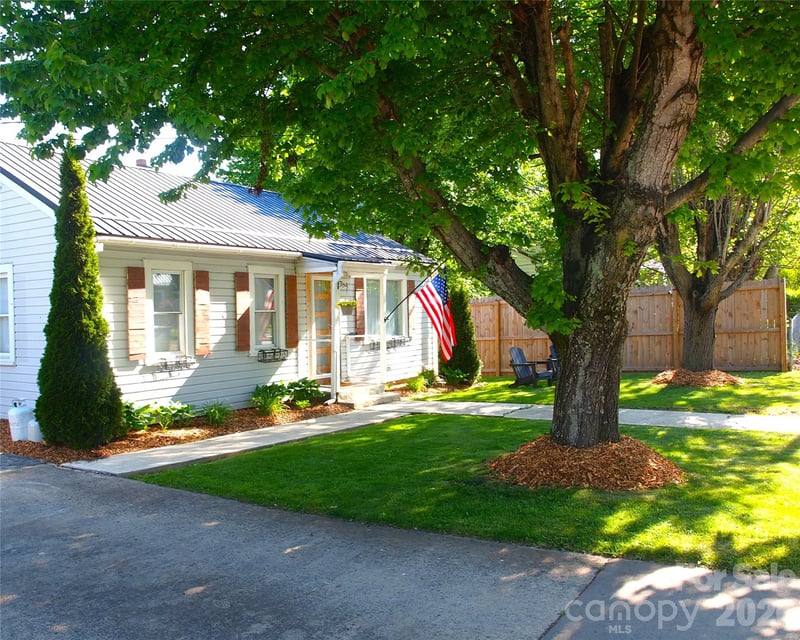 316 Hazelwood Ave, Waynesville, NC 28786