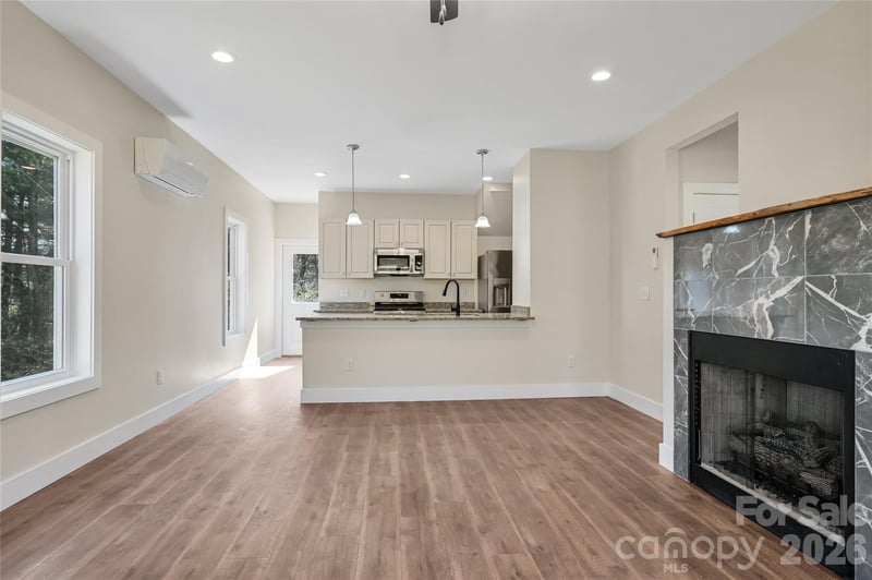 22 Ben Lippen Rd #A, Asheville, NC 28806