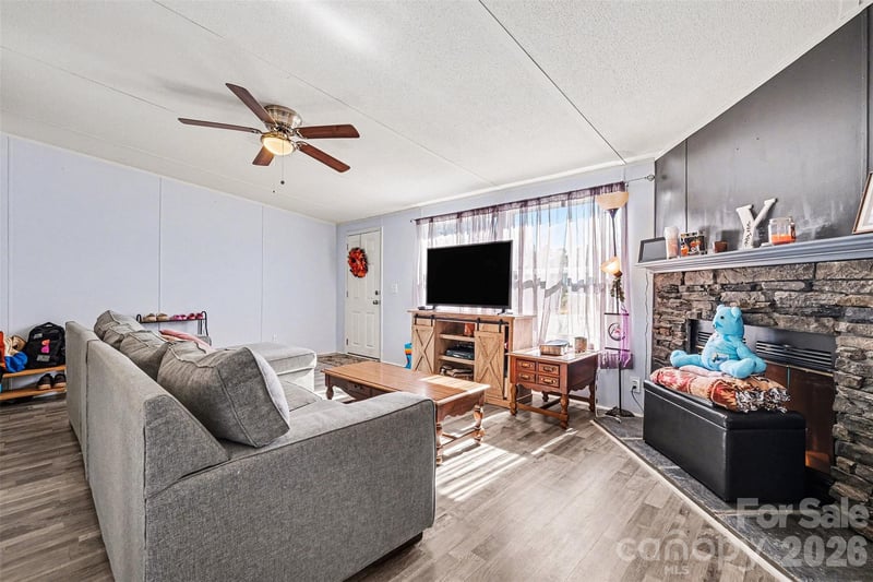 4106 Olga Ct, Dallas, NC 28034