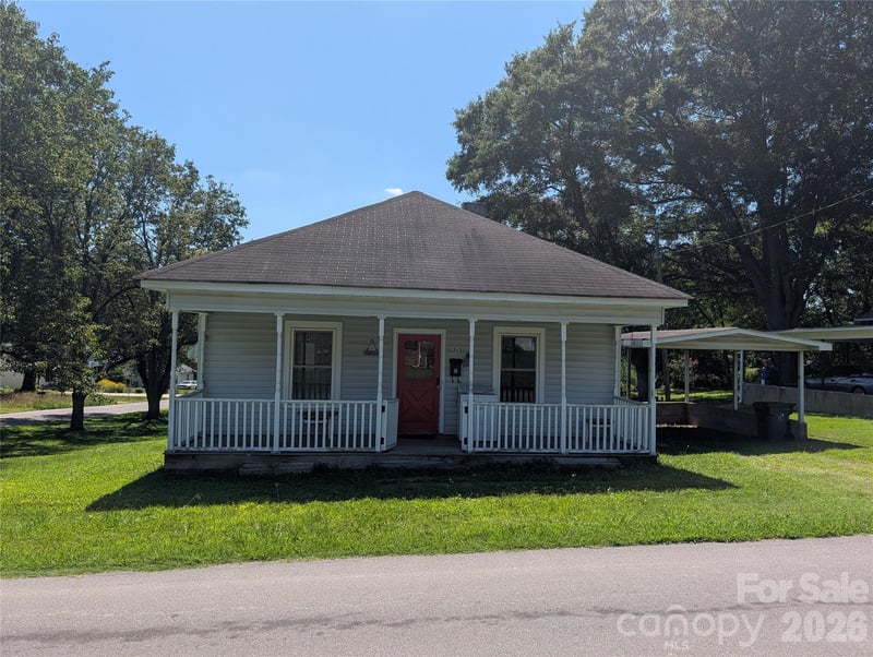 303 2nd St, Stanley, NC 28164