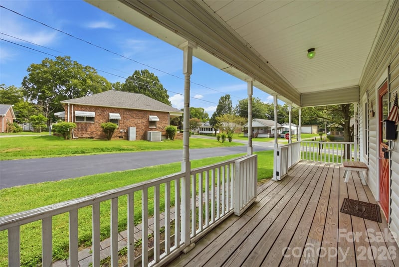 303 2nd St, Stanley, NC 28164