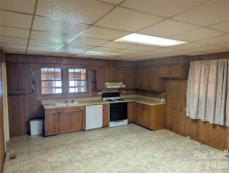 303 2nd St, Stanley, NC 28164