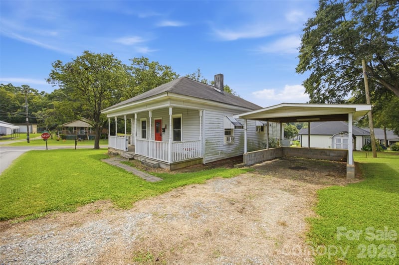 303 2nd St, Stanley, NC 28164
