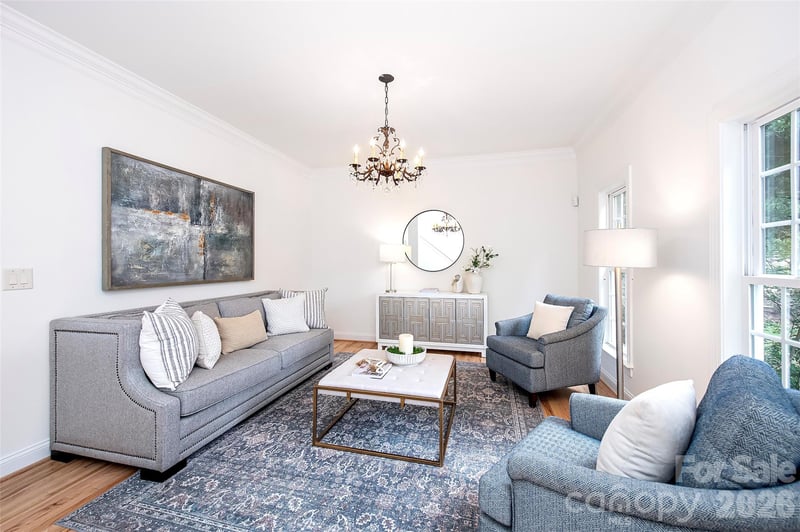 939 Linda Ln, Charlotte, NC 28211