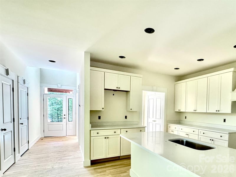 366 Mistletoe Trl, Hendersonville, NC 28791