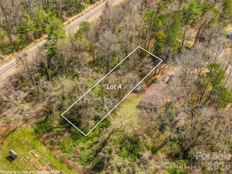 99999 Summit Ave #A, Asheville, NC 28803