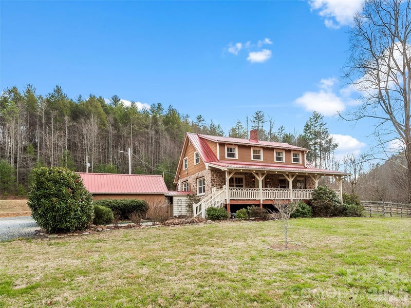 58 Guntertown Rd, Marshall, NC 28753