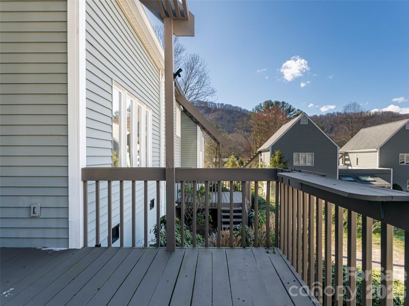 2F Lynx Dr, Black Mountain, NC 28711