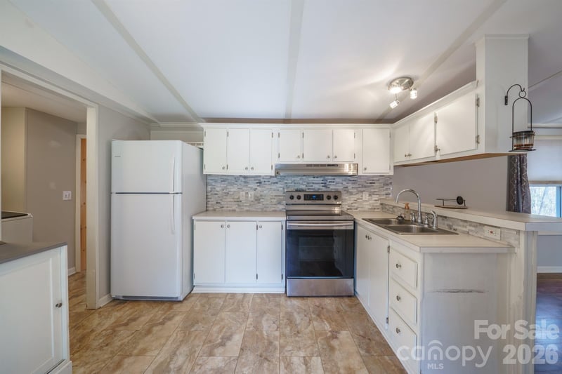 222 Summertree Dr, Troutman, NC 28166