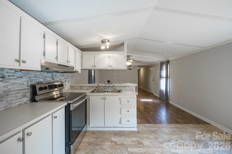 222 Summertree Dr, Troutman, NC 28166