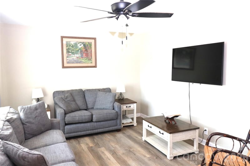 2510 Middleton Dr, Gastonia, NC 28054
