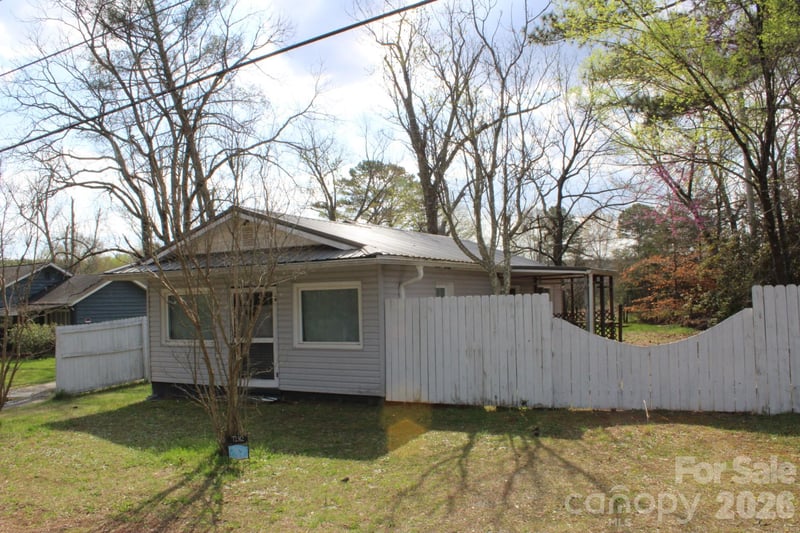 7282 Nc Hwy 108 Hw, Mill Spring, NC 28756