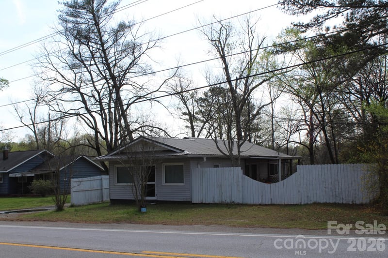7282 Nc Hwy 108 Hw, Mill Spring, NC 28756