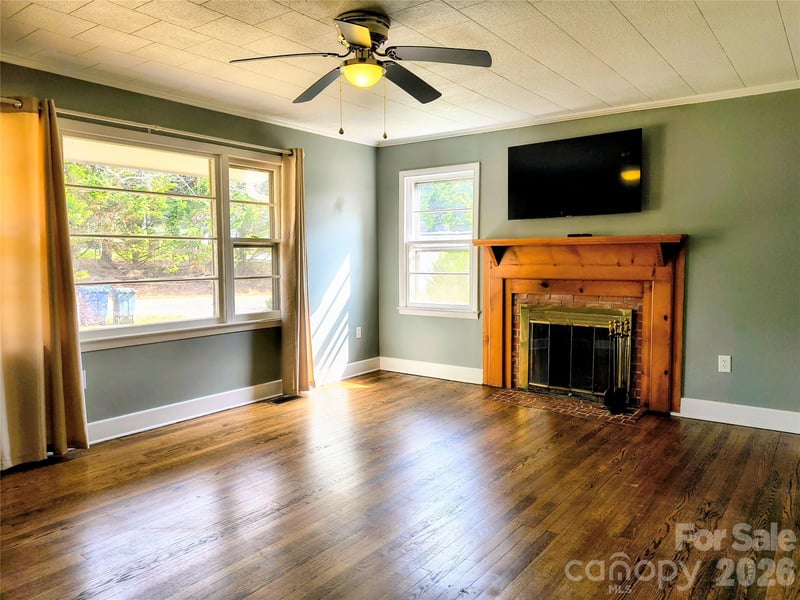 143 Tabernacle Rd, Black Mountain, NC 28711