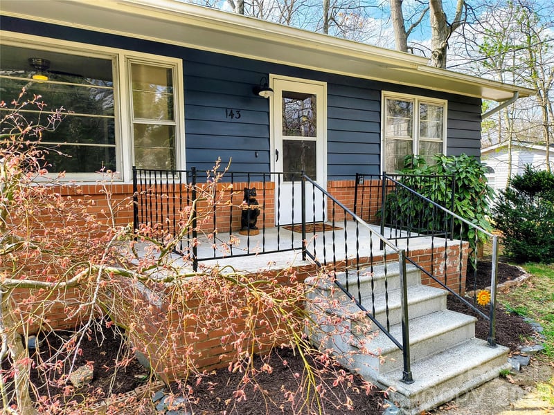 143 Tabernacle Rd, Black Mountain, NC 28711
