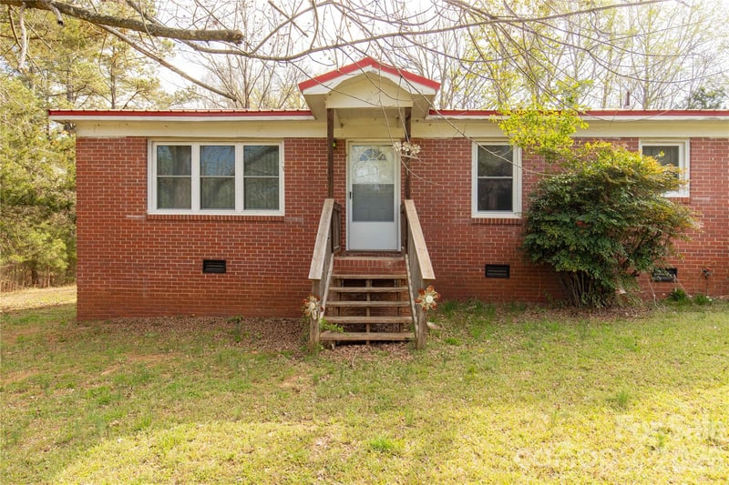 1724 Old Camden Monroe Hw, Lancaster, SC 29720