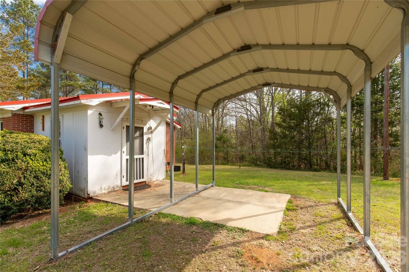1724 Old Camden Monroe Hw, Lancaster, SC 29720