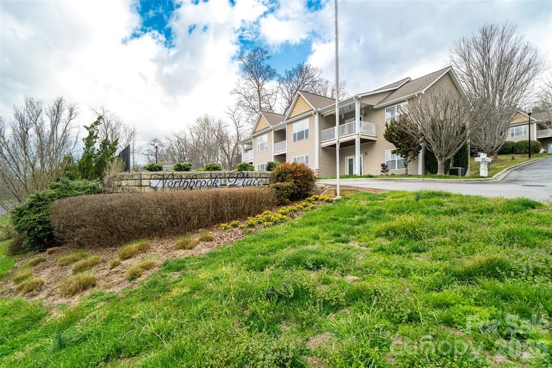 10 Northbrook Pl #D, Asheville, NC 28804