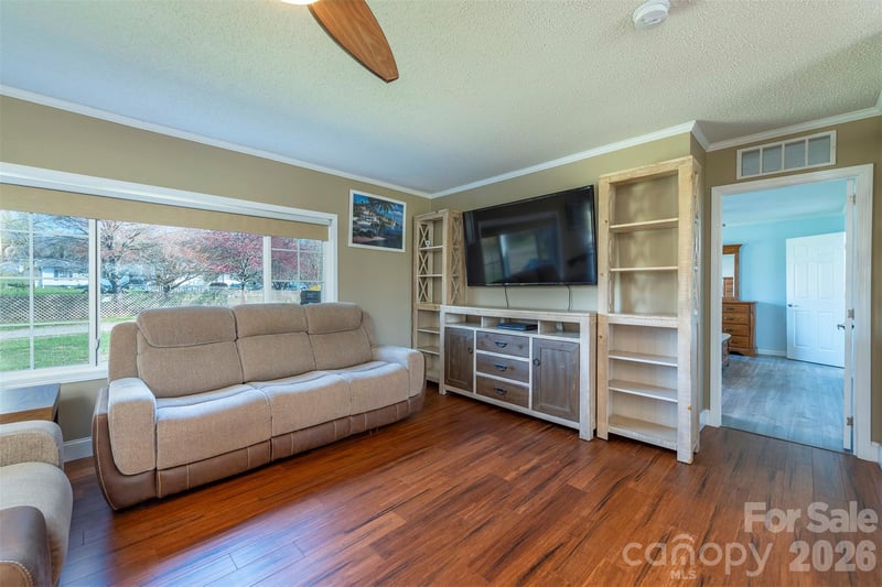 181 High Valley Estates Dr, Alexander, NC 28701