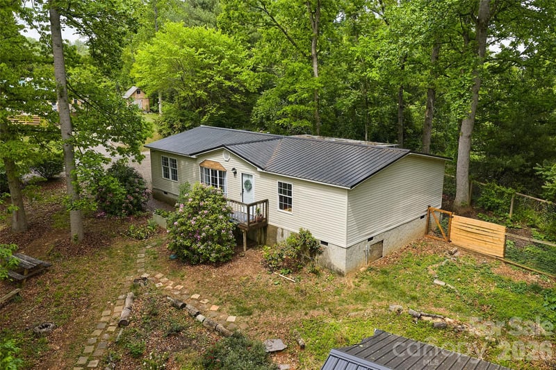 611 Turkey Creek Ter, Leicester, NC 28748
