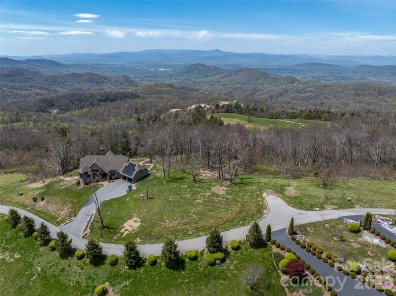 487 Grand Highland Dr #93, Hendersonville, NC 28792