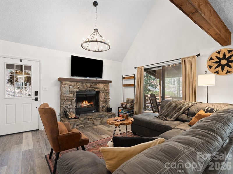 34 Fernbrook Rd, Maggie Valley, NC 28751