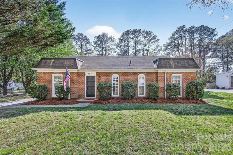 6576 Stoney Ridge Rd, Matthews, NC 28104