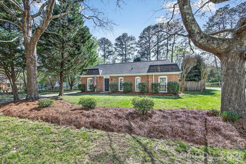 6576 Stoney Ridge Rd, Matthews, NC 28104