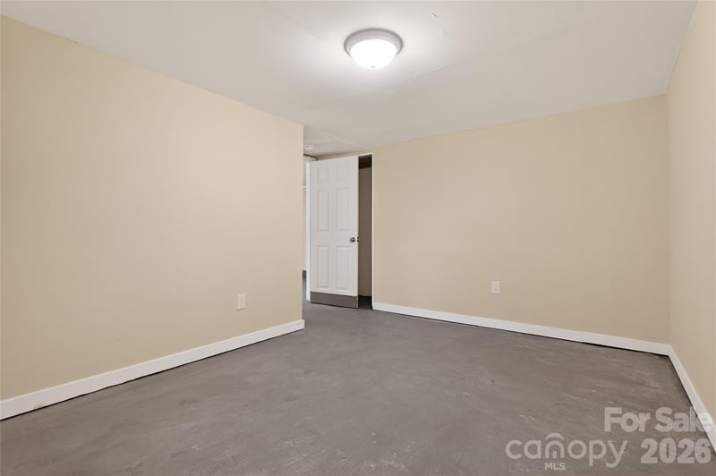 1028 East Dr, Gastonia, NC 28052