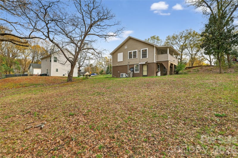 1028 East Dr, Gastonia, NC 28052