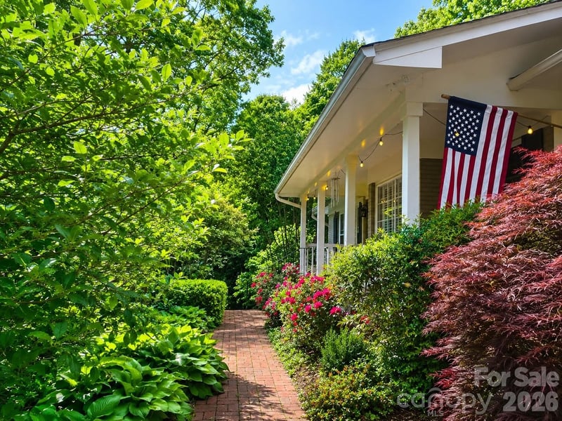 65 Westend Cir, Waynesville, NC 28785