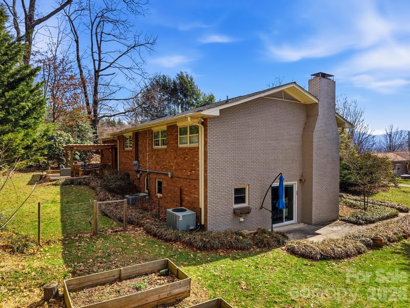 65 Westend Cir, Waynesville, NC 28785