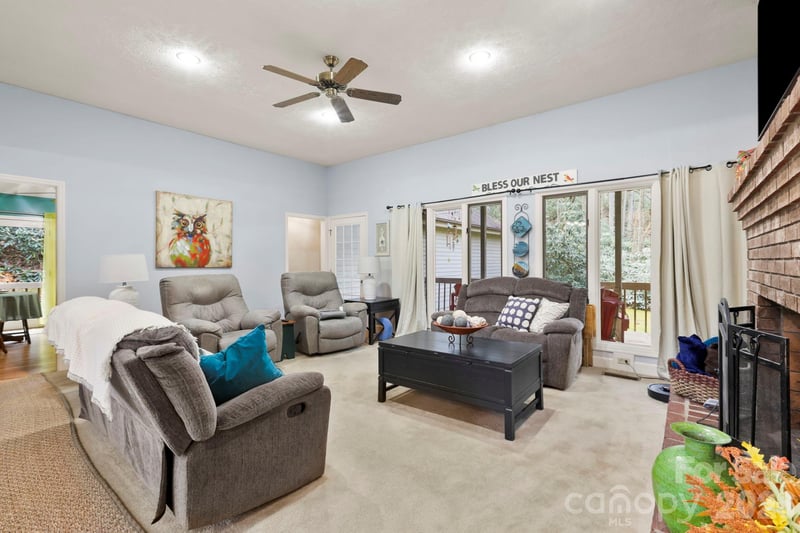 446 Silver Fox Ln, Pisgah Forest, NC 28768