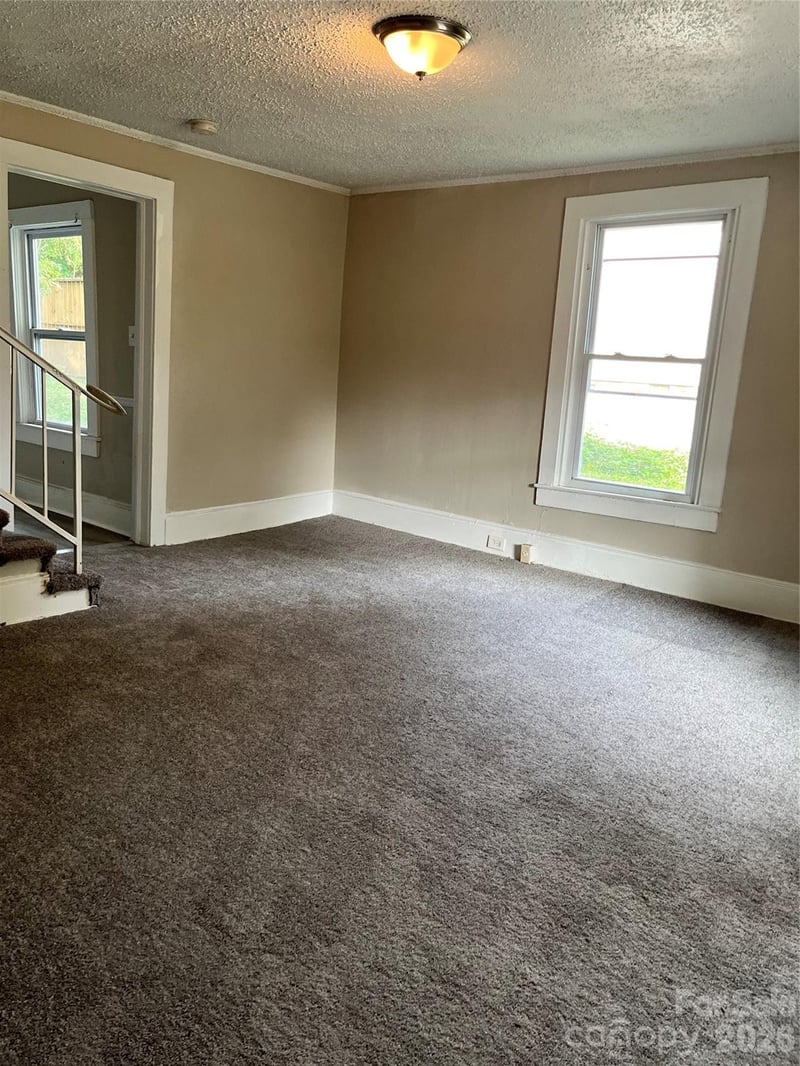 107 Georgia Ave, Bessemer City, NC 28016