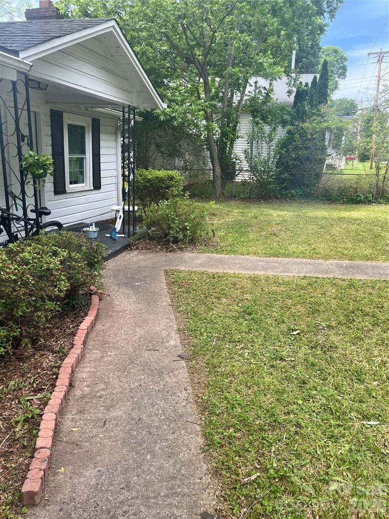 1521 Davidson Ave, Gastonia, NC 28052