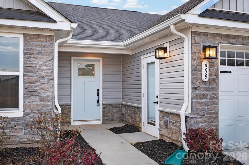609 Nesbe St, Lancaster, SC 29720