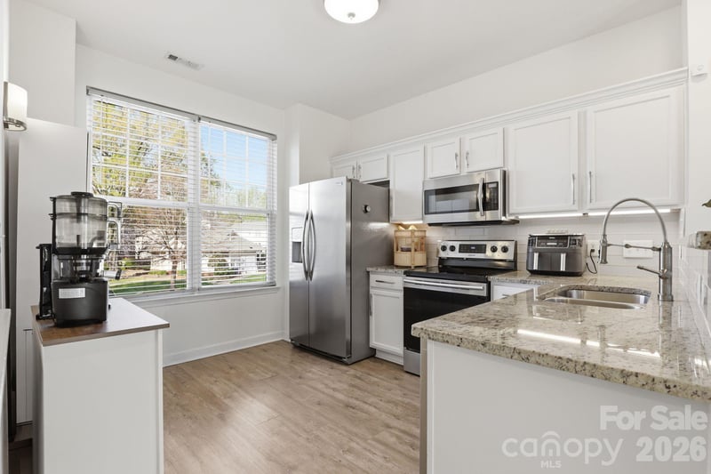 2814 Avalon Loop Rd, Charlotte, NC 28269