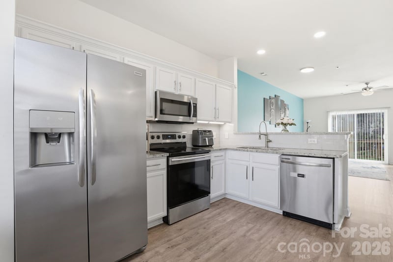 2814 Avalon Loop Rd, Charlotte, NC 28269