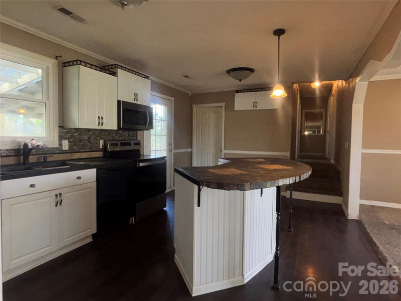 2618 32nd Ave, Hickory, NC 28601