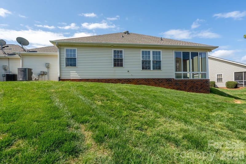 102 Keswick Ln, Mooresville, NC 28117