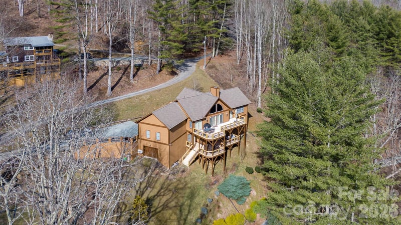 446 Windridge Dr, Sugar Grove, NC 28679