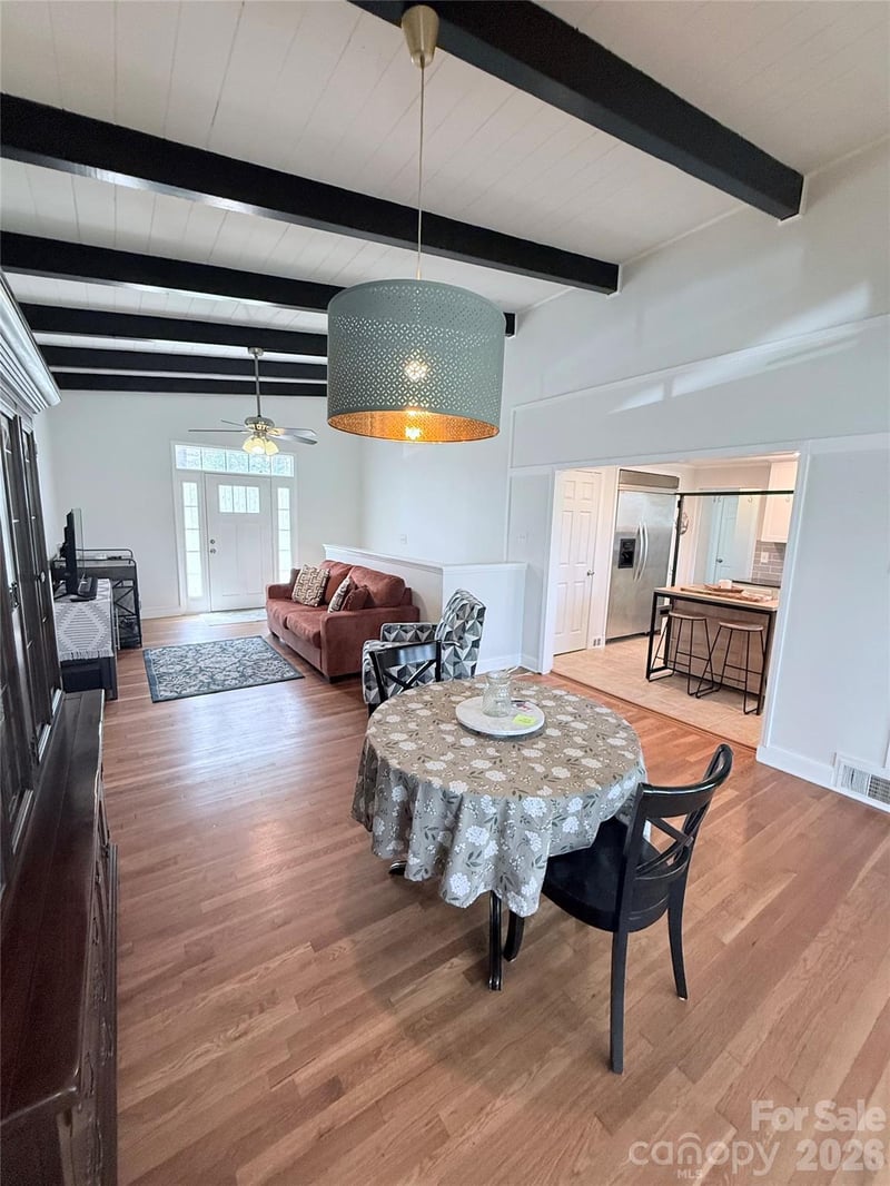3743 Crosland Rd, Winston Salem, NC 27106