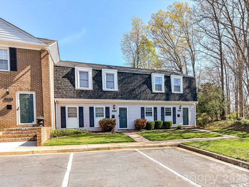 8322 Knights Bridge Rd, Charlotte, NC 28210