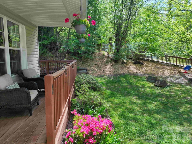 1 Mosers Pl, Candler, NC 28715